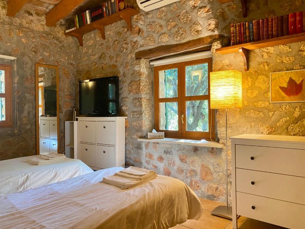 Fabulous Rustic Villa Set On Mountain With Unique Views Valldemossa  Exteriér fotografie